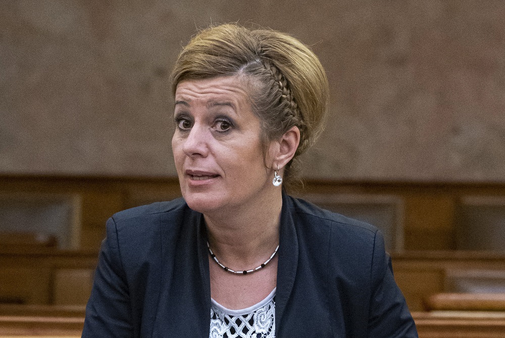 Bangóné ezt nem teszi zsebre