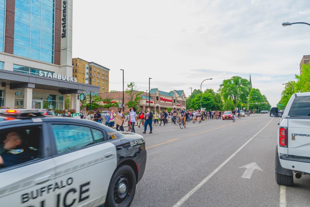 Kollégáik melletti szolidaritásból mondtak le a rendőrök