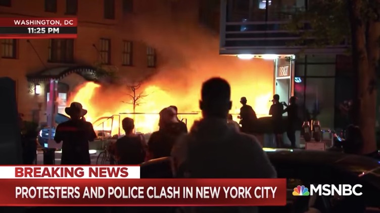 Könnygázzal oszlatták a rendbontókat Washingtonban