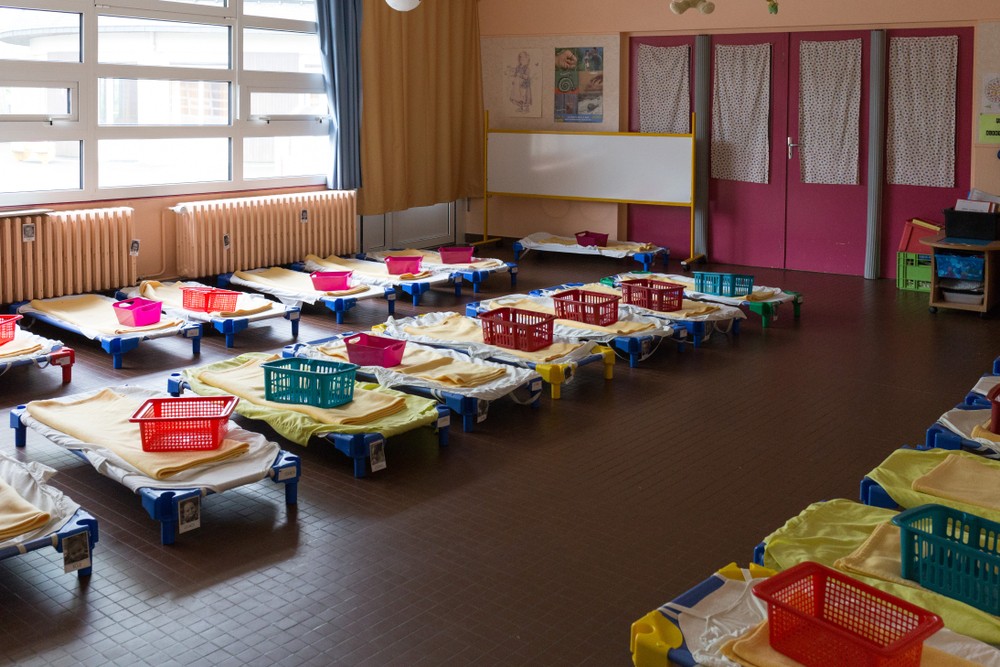 Megszűnnek a távolságtartás szabályai a francia óvodákban