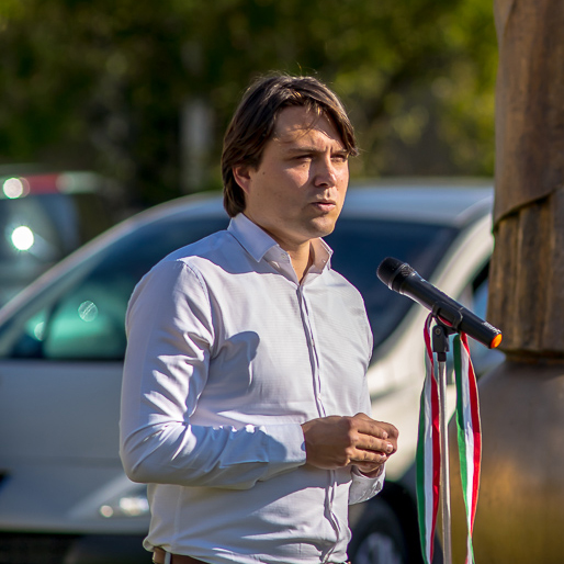 A jövő a kezünkben van