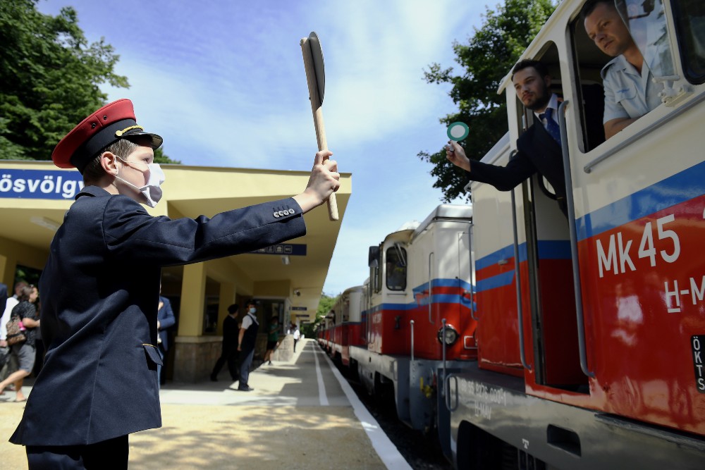 Leáll a Gyermekvasút, pozitív lett az egyik vezető vírustesztje