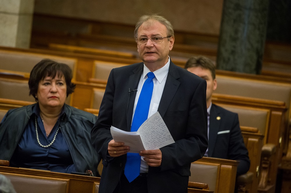 Orbán Balázs Hiller Istvánnak: „Vegye vállára ezt a térítő munkát!”