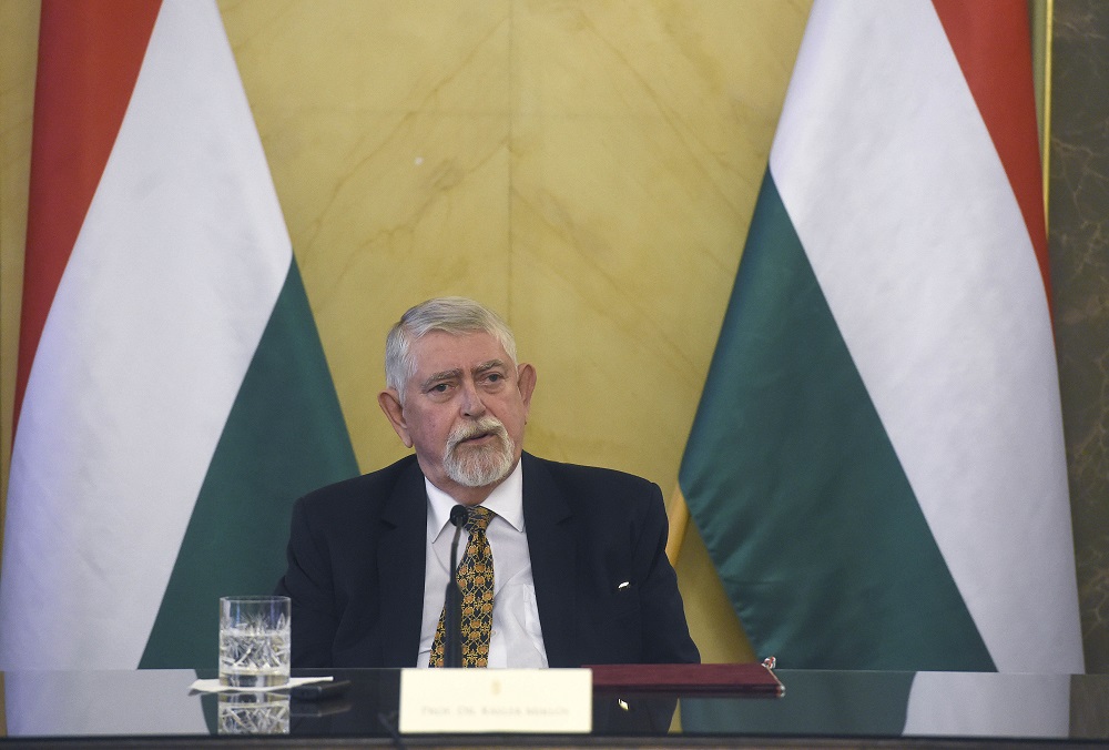 A kormány meghálálja az egészségügyben dolgozók áldozatvállalását