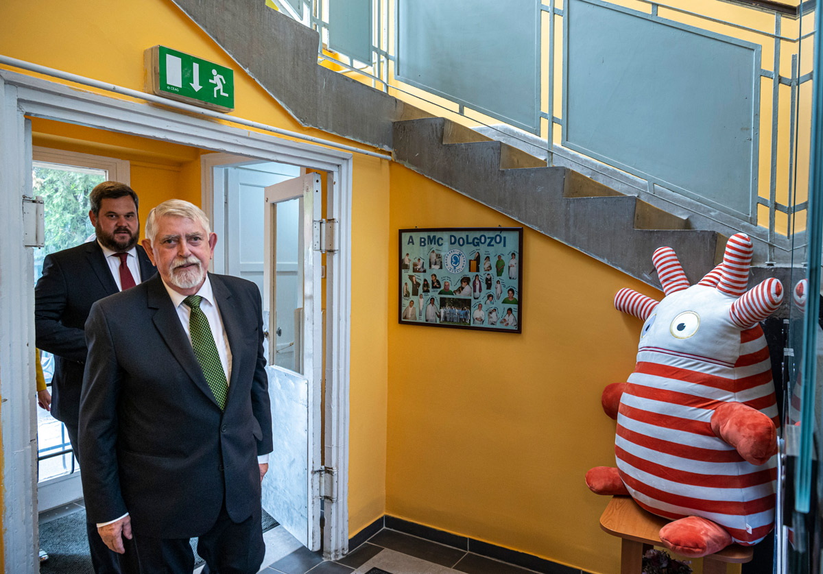 Felújított meddőségi központot adott át Kásler Miklós