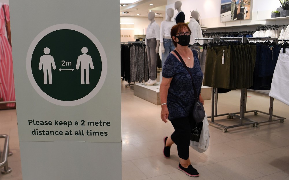 Júliustól enyhülnek a brit karanténszabályok