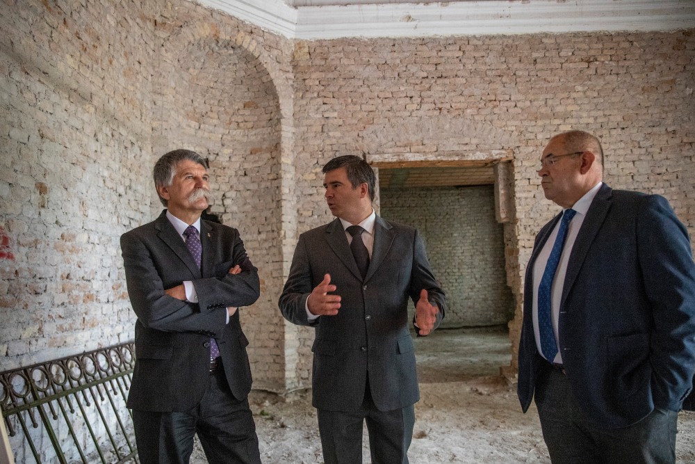 Kövér László Szabadkán: történelmi pillanatban élünk