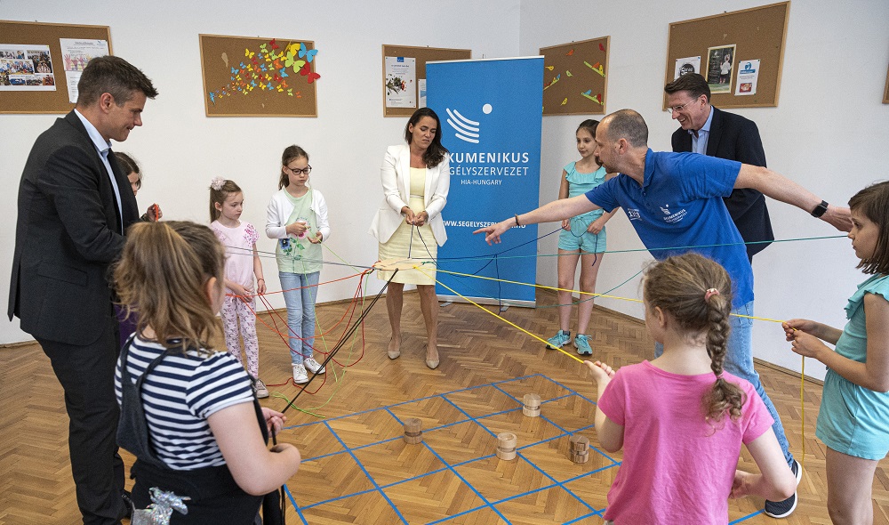 Valódi, kézzelfogható segítség