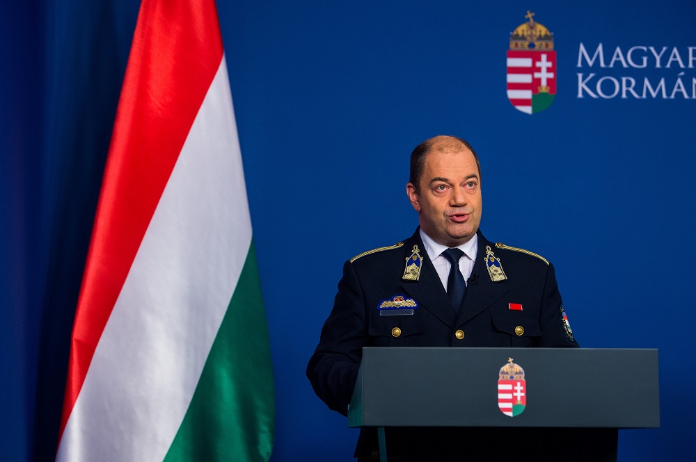 Operatív törzs: tizennégyezer ügyben járt el az ügyeleti központ