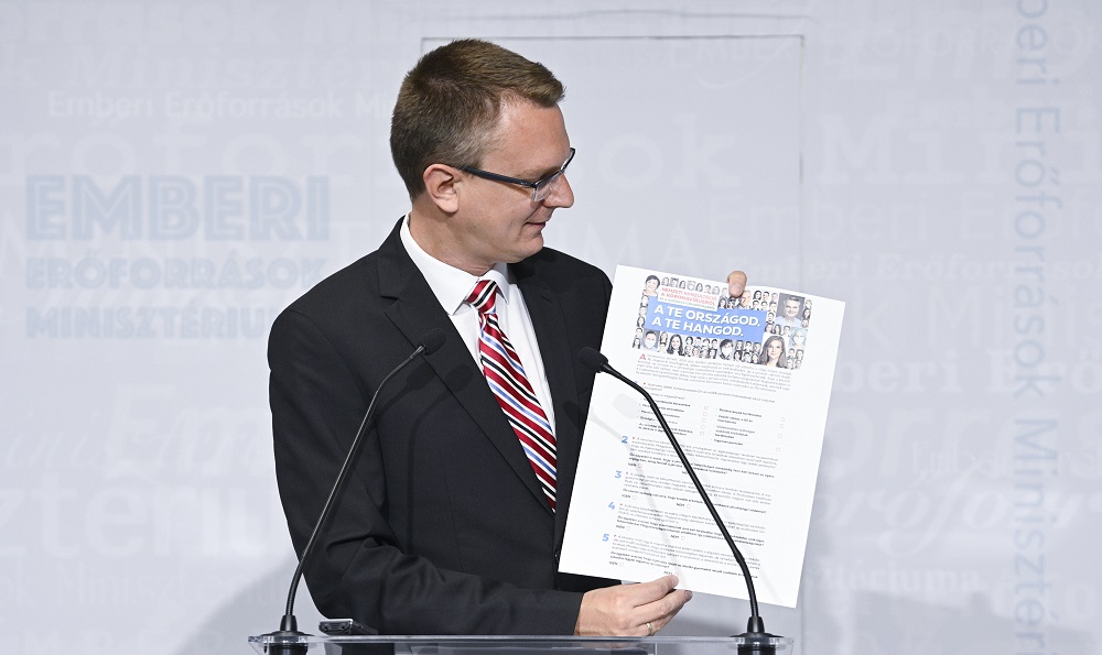 A kormánypártoknak fontos az emberek véleménye