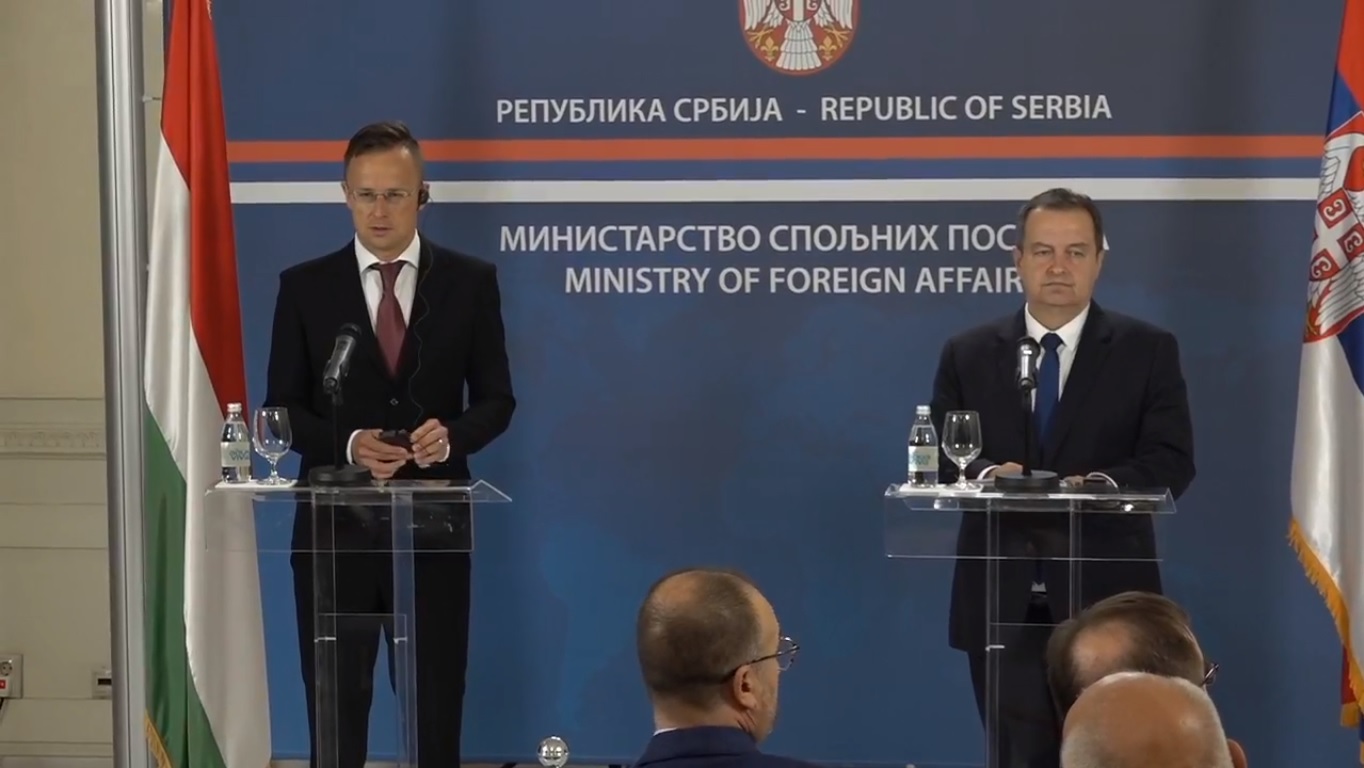 Szijjártó Péter: eljött a gazdasági védekezés ideje