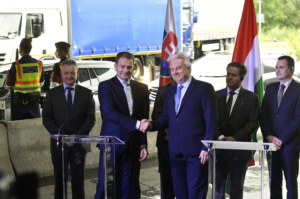 Megnyílnak a magyar-szlovák határátkelők