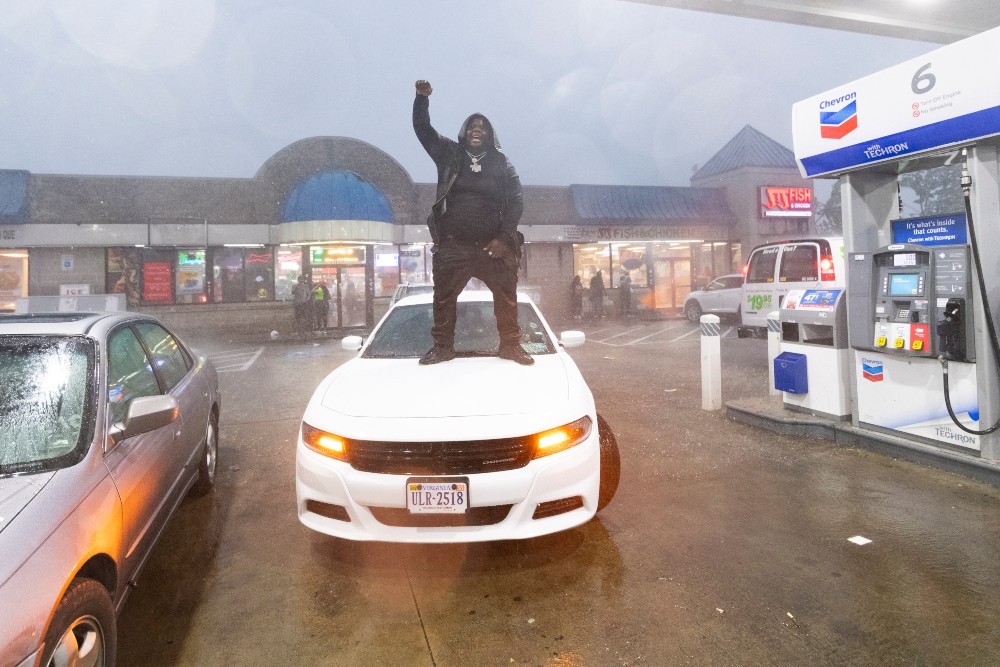 Vádat emeltek egy atlantai rendőr ellen, miután lelőtt egy fekete férfit