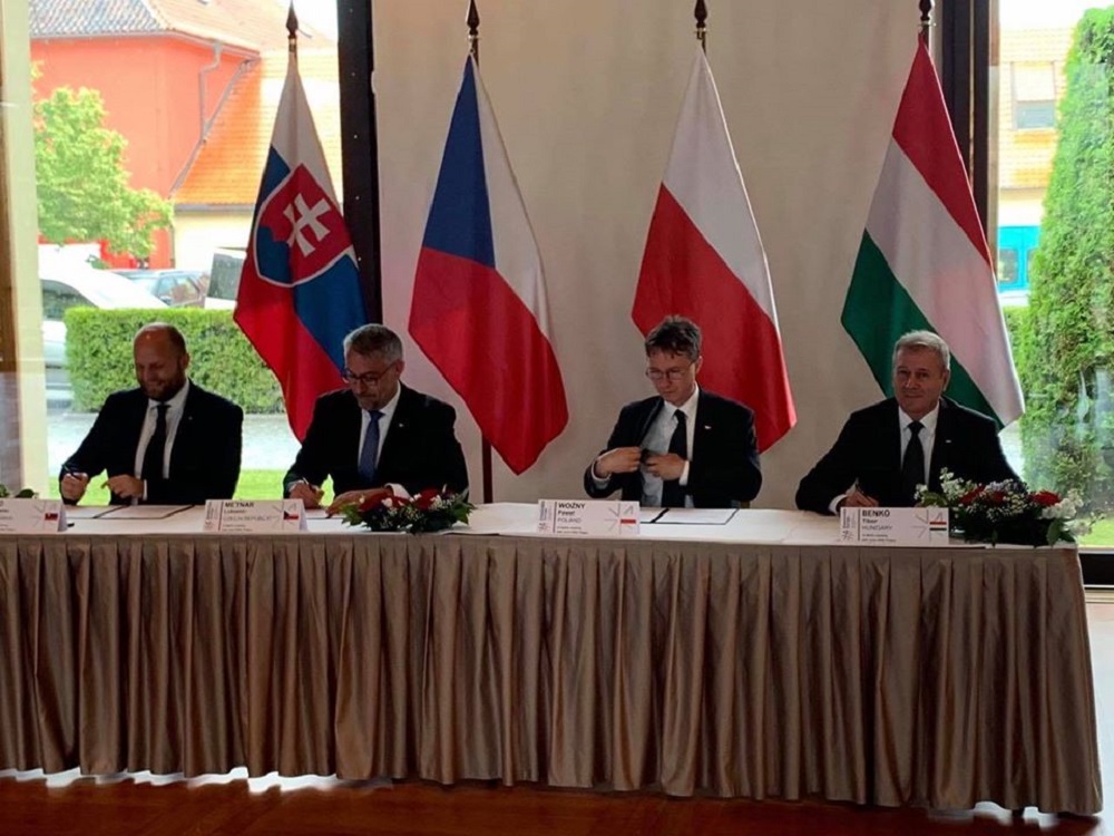 V4-védelmi miniszterek: a hadseregek a járvány idején is bizonyítottak