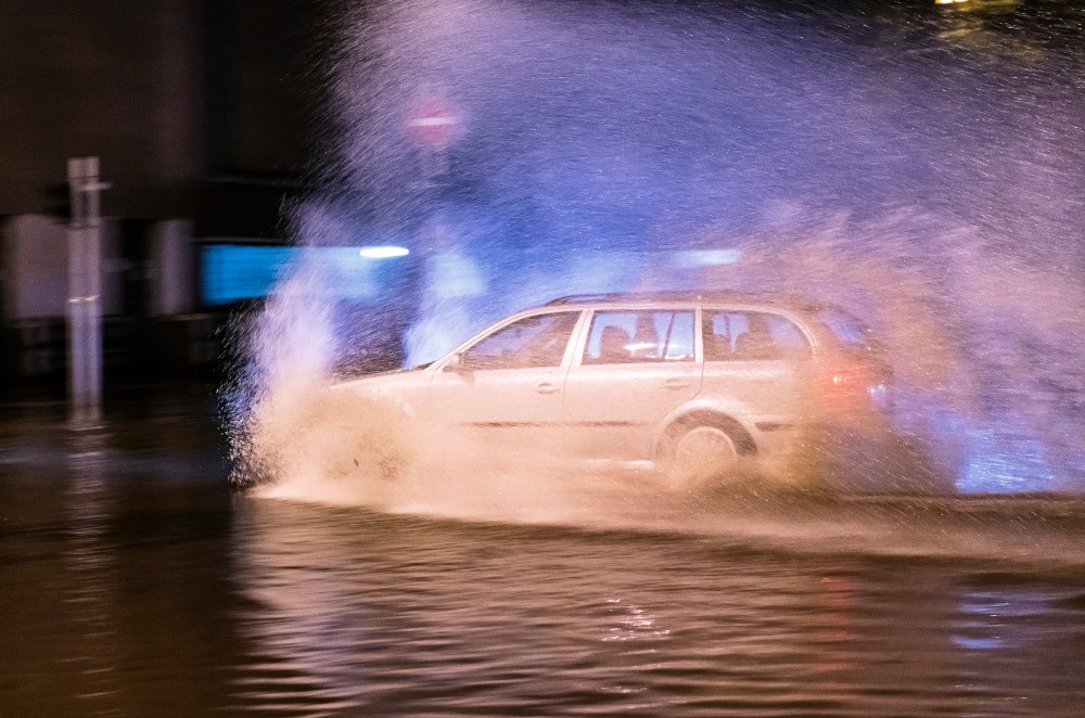 Az ország nagy részén zivatarokra figyelmeztetnek