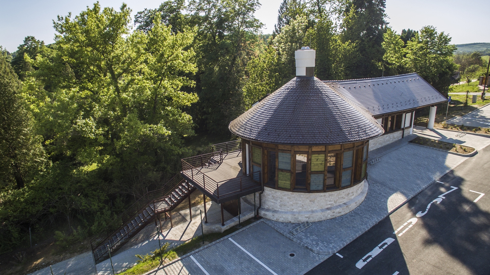 Új fogadóépületet avattak a budafapusztai arborétumban