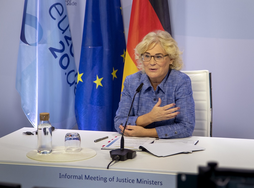 Populisták és radikálisok miatt aggódik a német miniszter