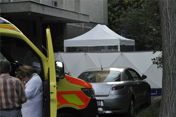 Ablakból kizuhanó férfi esett rá egy nőre, mindketten meghaltak