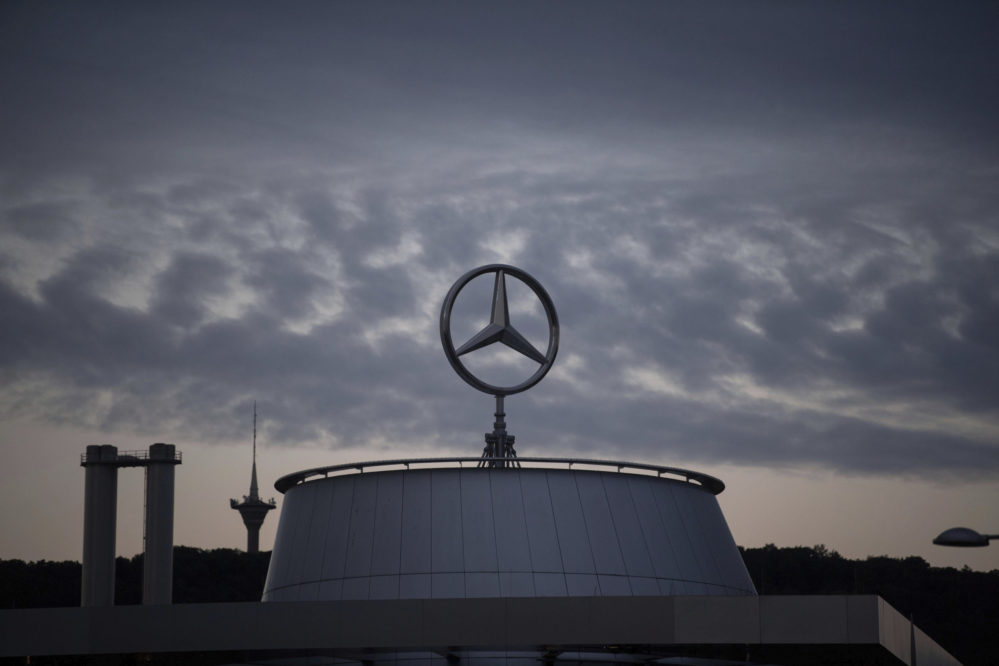 Húszezer munkahely megszüntetésére készül a német Daimler