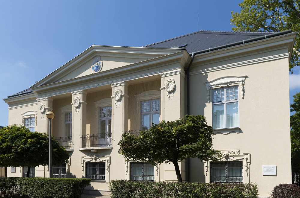 Átadták a felújított Kállay-kúriát Nyíregyházán