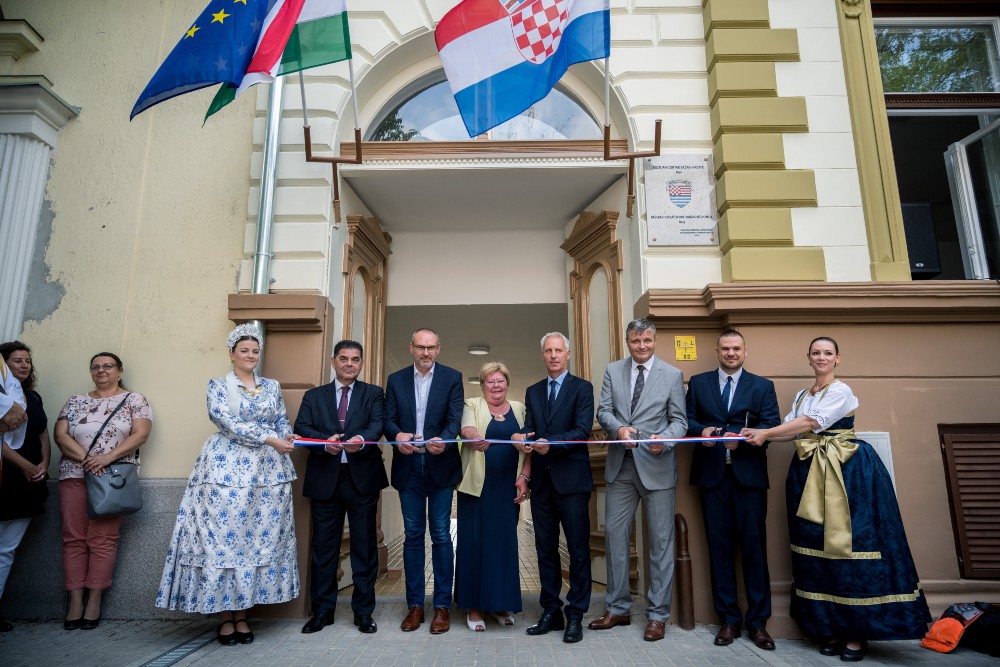 Kormánytámogatásból épült horvát kulturális központot adtak át