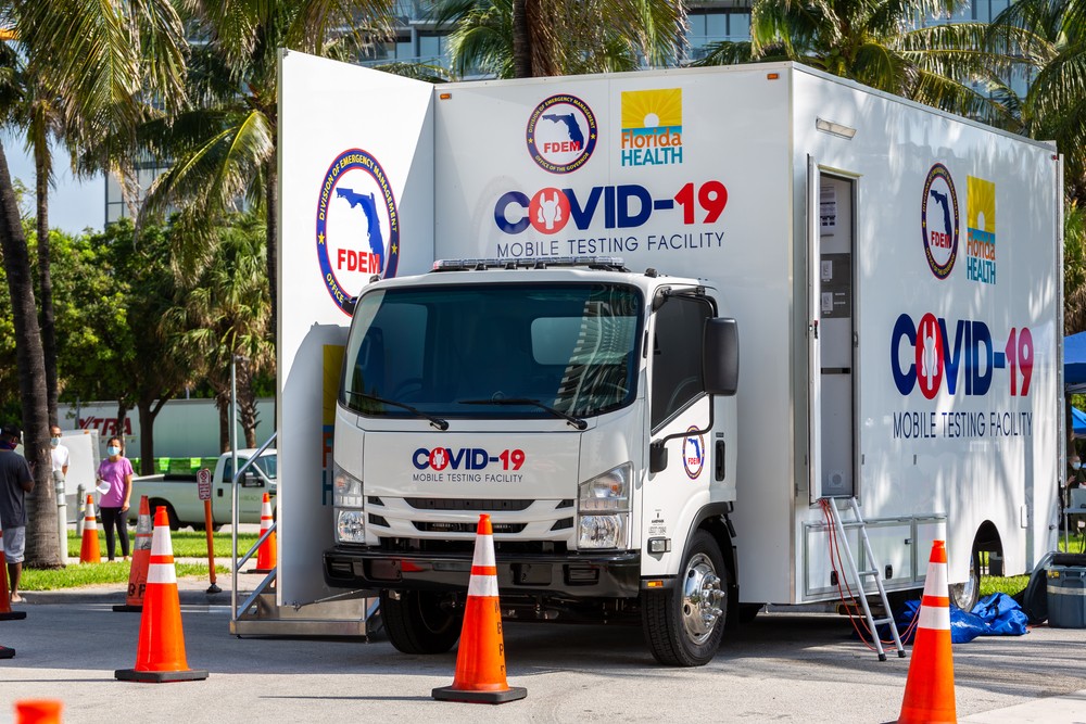 Az Egyesült Államokban egy nap alatt 77 ezer új fertőzöttet regisztráltak