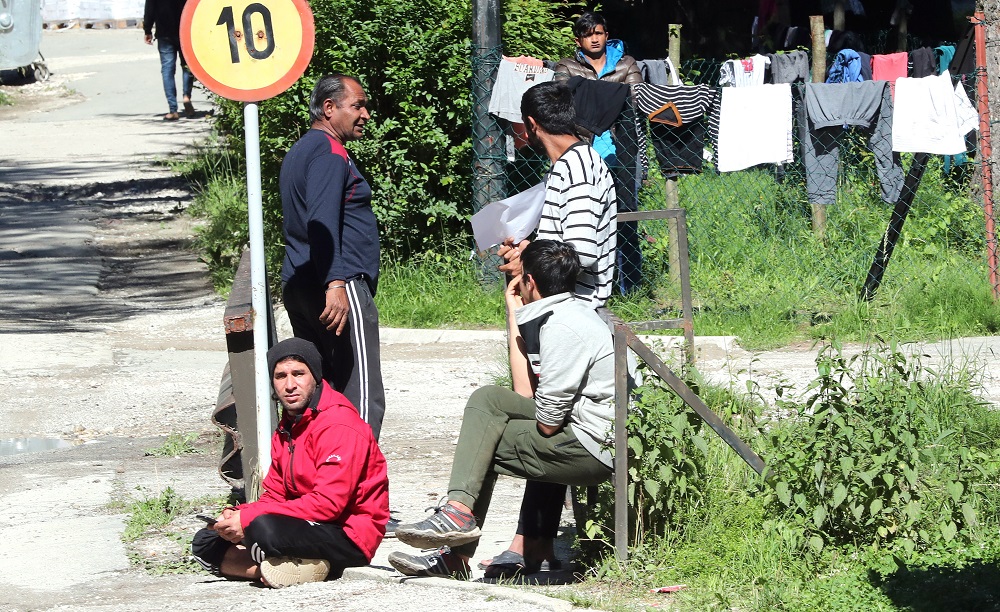 A járvány berobbanásától tartanak a migránsok miatt Boszniában