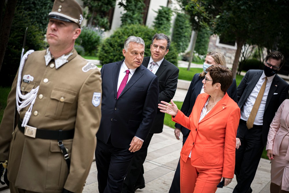 Magyarországon járt a német védelmi miniszter