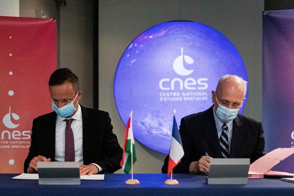 Közös űrtudományos és űrkutatási projektekről kötöttek megállapodást