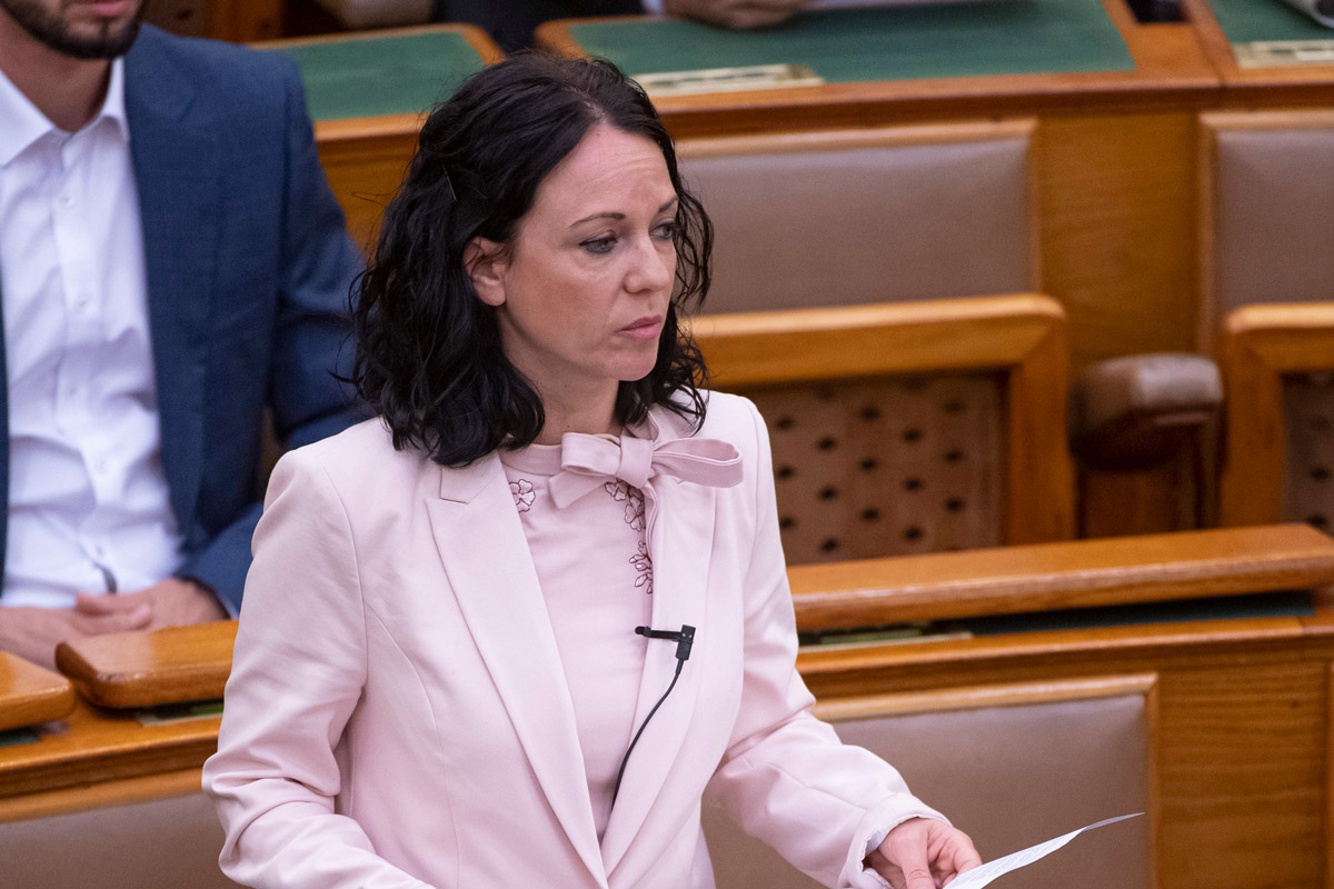 Szabó Tímea szerint Orbán Viktor trójai falovat készít elő