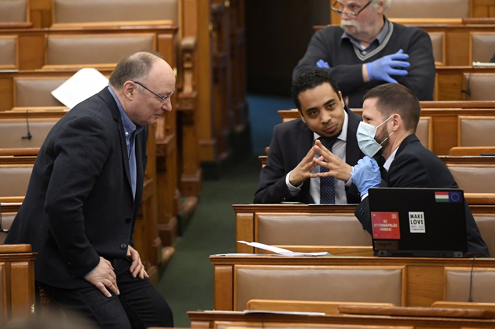 Párbeszéd: a Fidesz bosszút állt