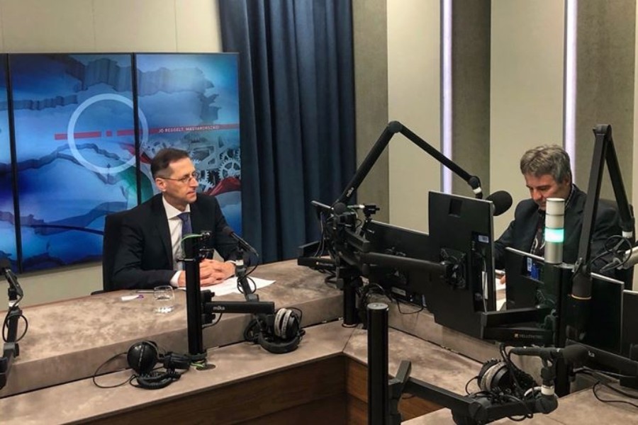 Varga Mihály: júniusban már kissé élénkült a gazdaság