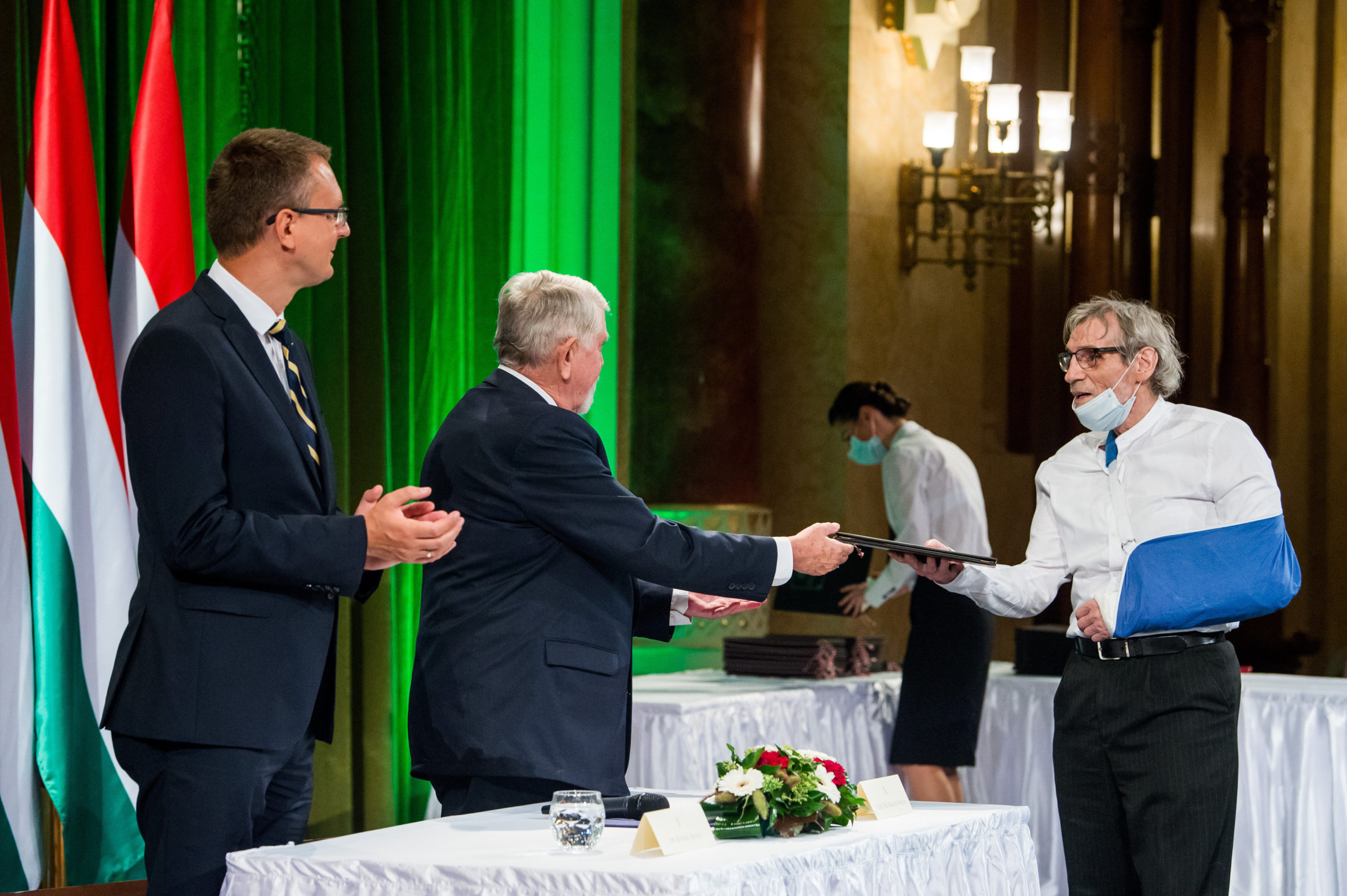 Kásler Miklós állami kitüntetéseket adott át