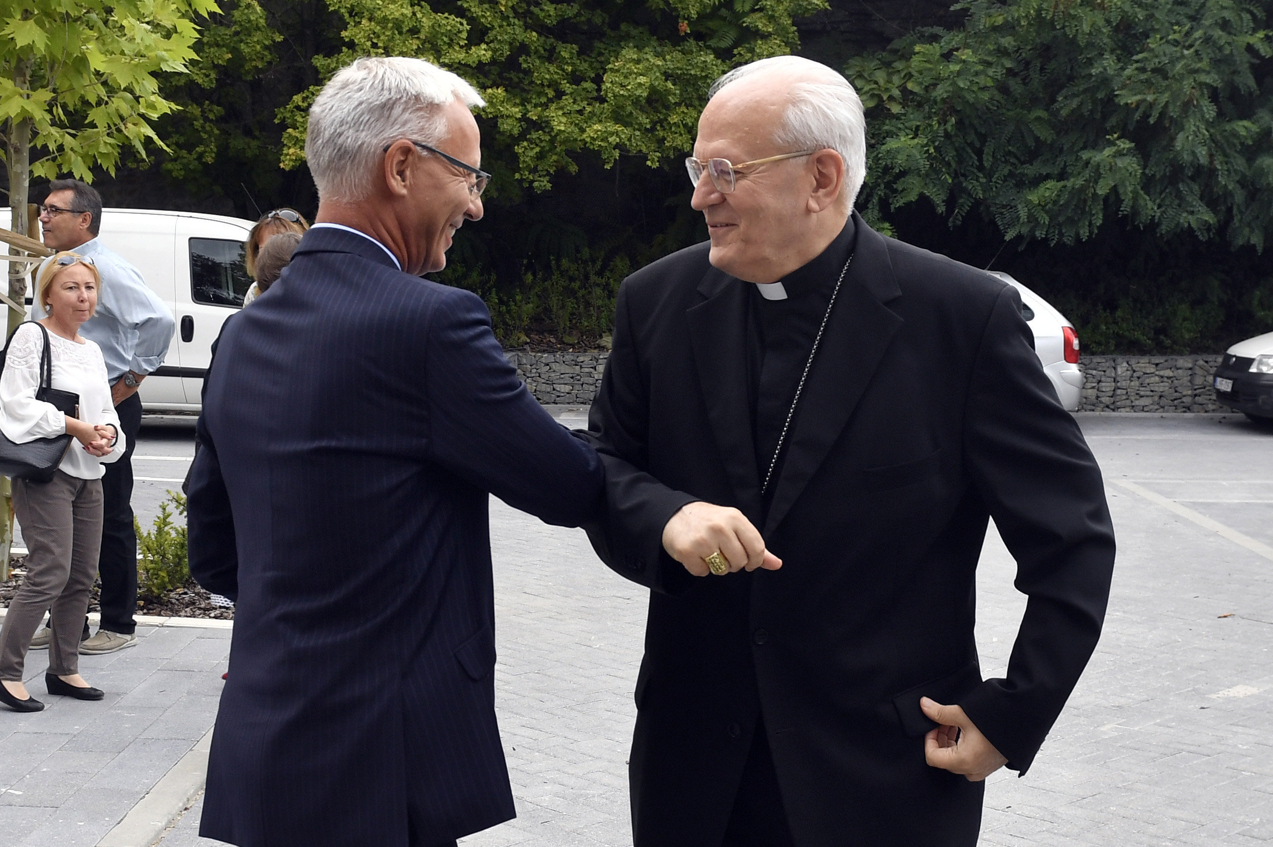 Egyházi szálláshelyet adtak át Esztergomban