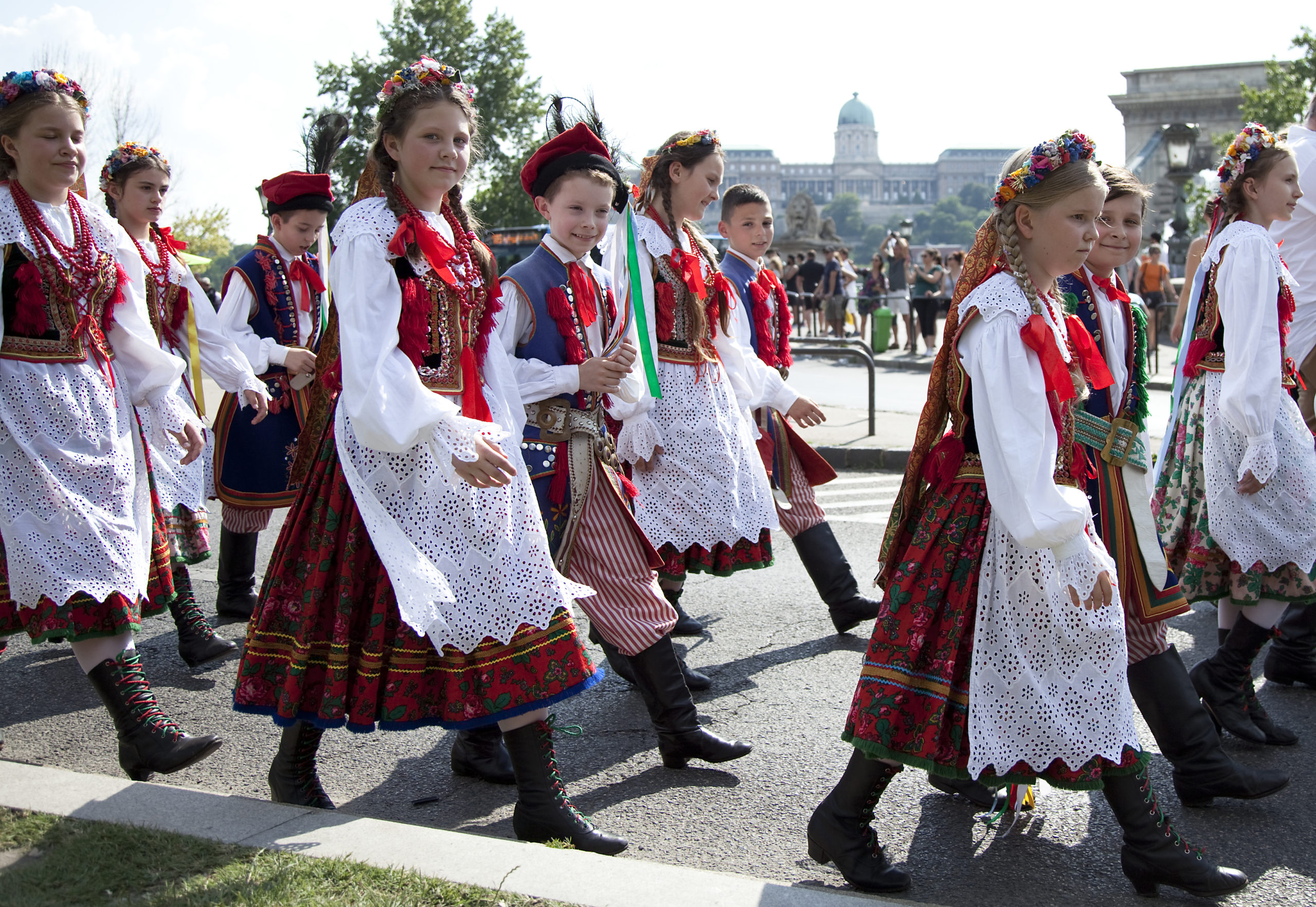 Trianon centenáriumára emlékezik a Duna Karnevál