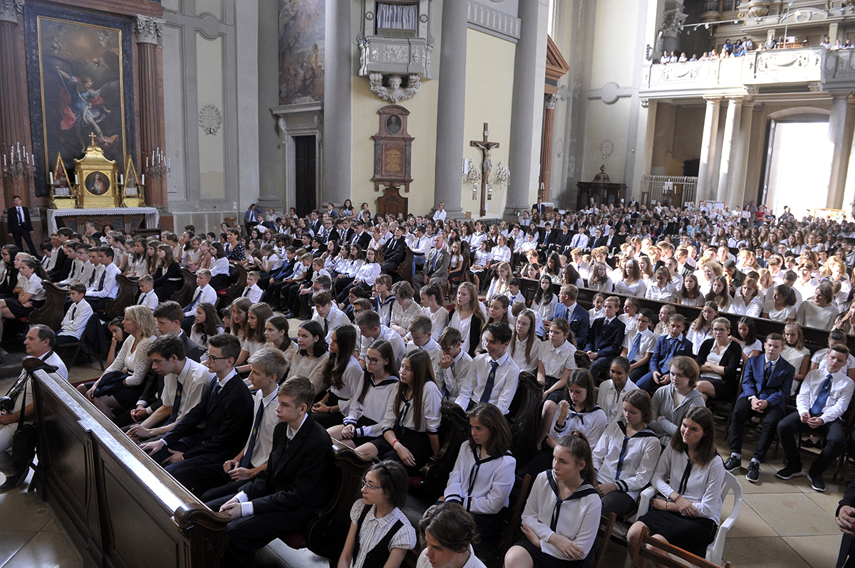 Nem csak tanítani. Nevelni!