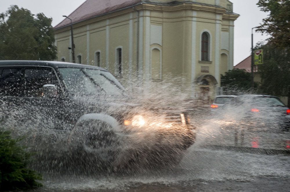 Másodfokú riasztások a felhőszakadás veszélye miatt