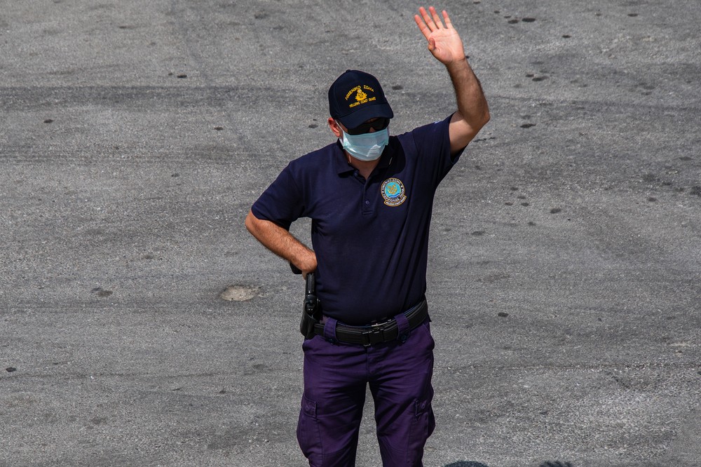 Görögország éjszakára lezárja határátkelőit