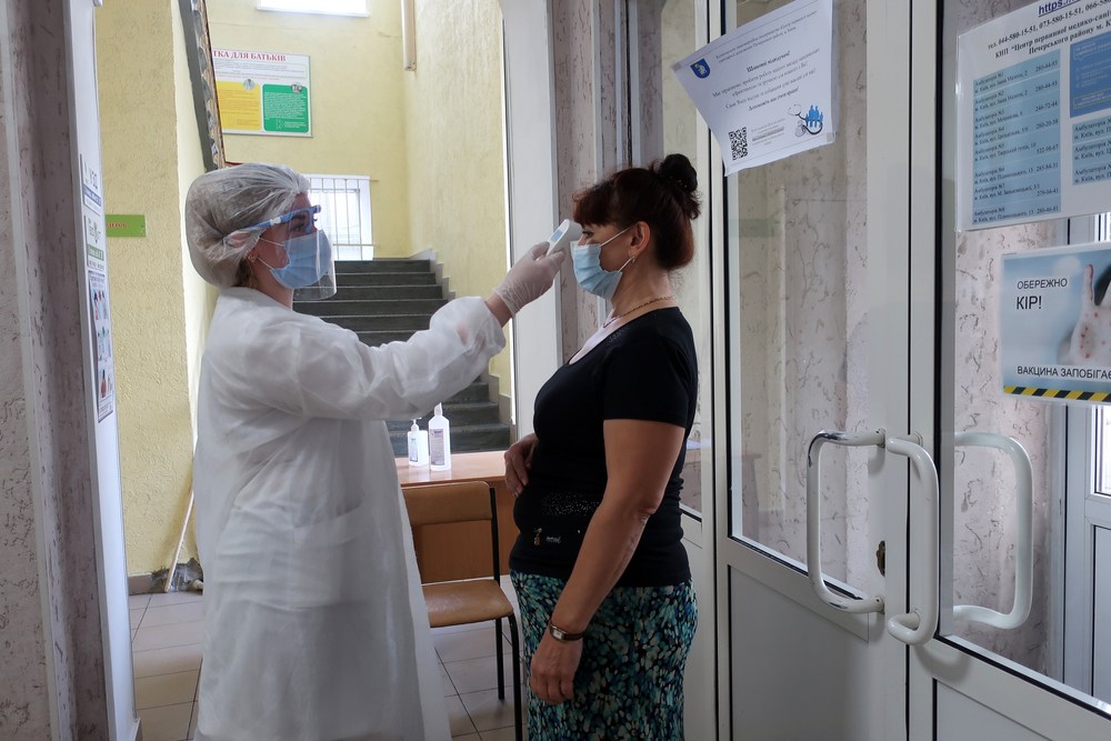 Ukrajnában rekordot döntött az új betegek és az elhunytak száma