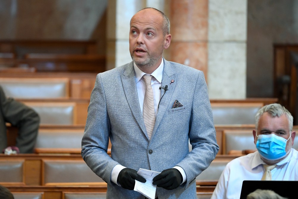 „Új földosztást” kezdeményez a bolsevizálódott Jobbik