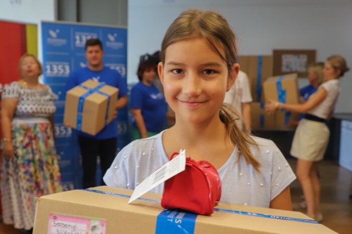 Tanszercsomagokkal segít a KDNP