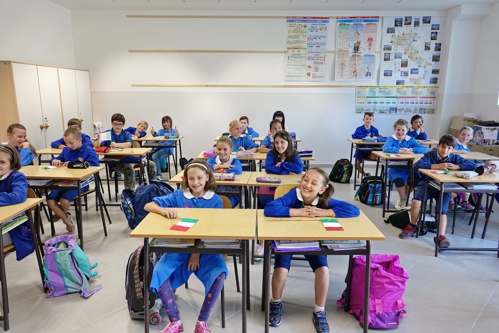 Nincs elég bútor az olaszországi iskolákban