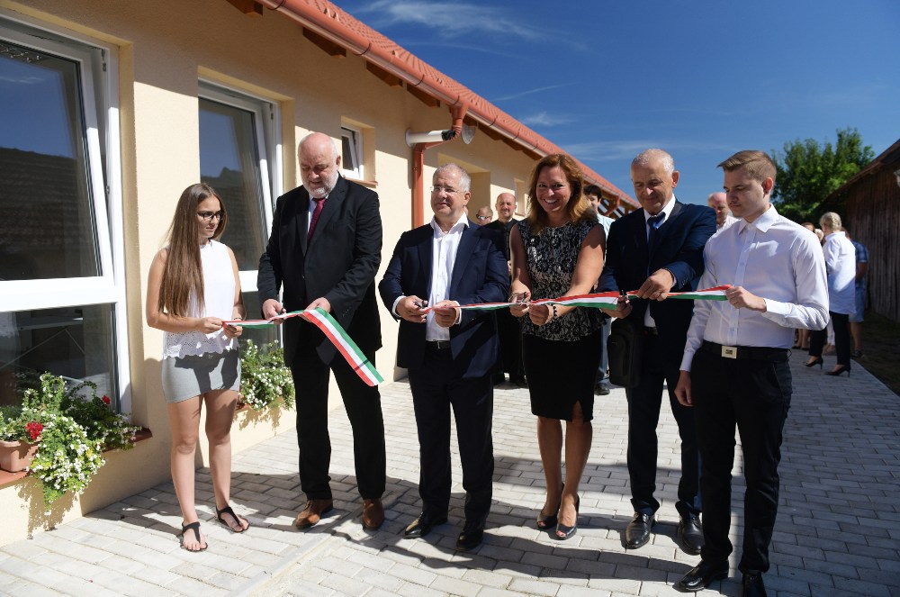 Piacot adtak át Szamosszegen