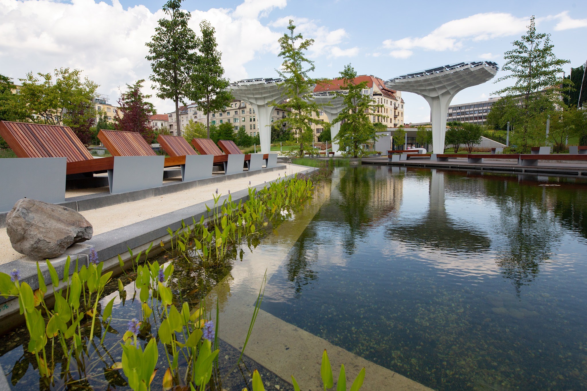 Panorámaliftek és függőkert a budai Széllkapuban