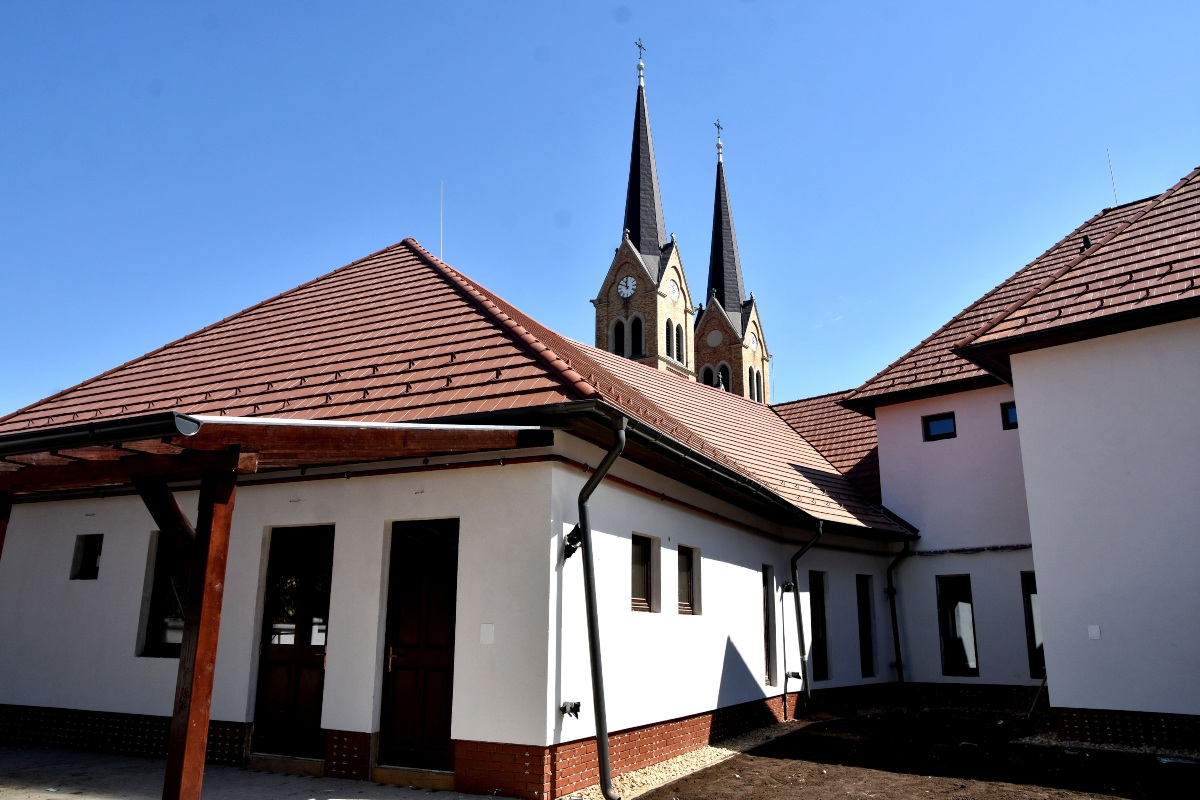 Az egyházak tanítása is segít a gyermeknevelésben