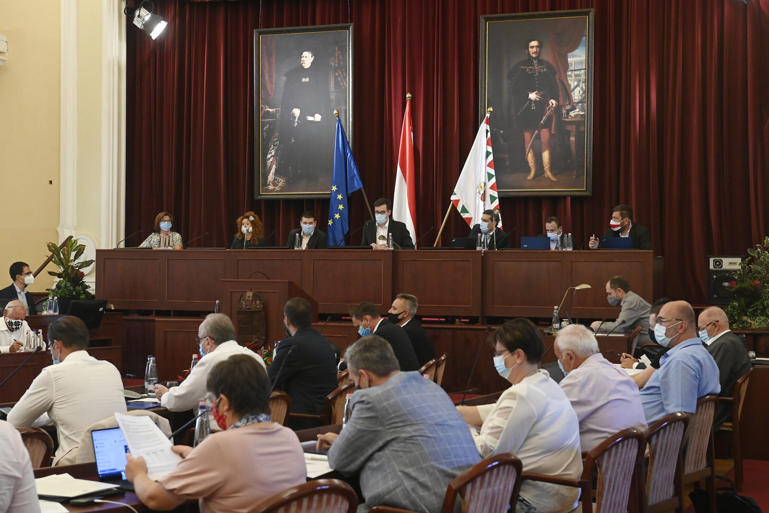 Szigorodnak a maszkviselés szabályai a második hullám miatt