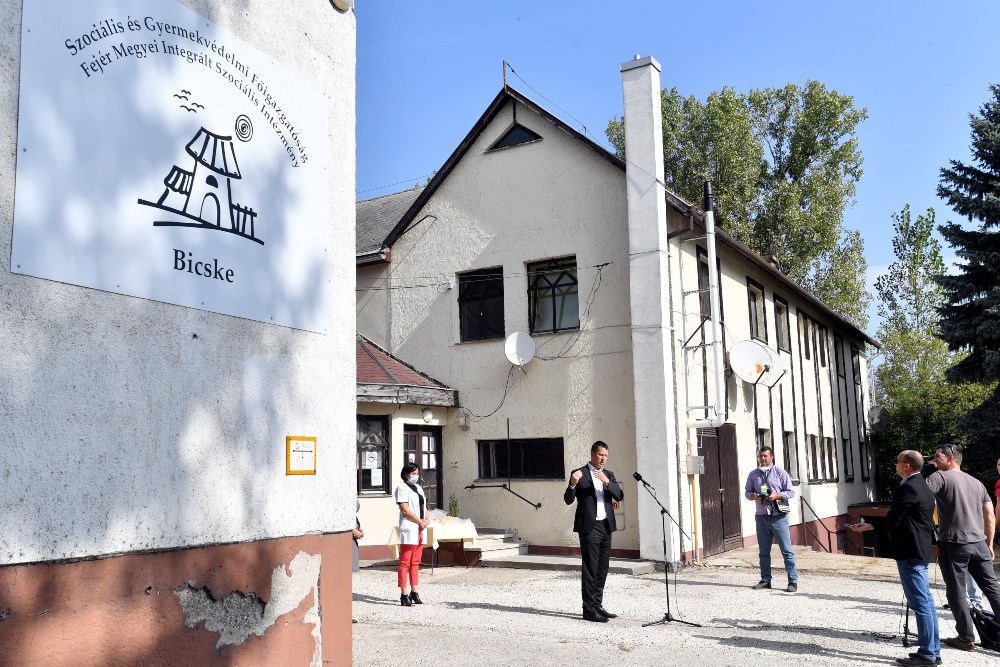 Közel kétmilliárdból újulnak meg szociális és gyermekvédelmi intézmények