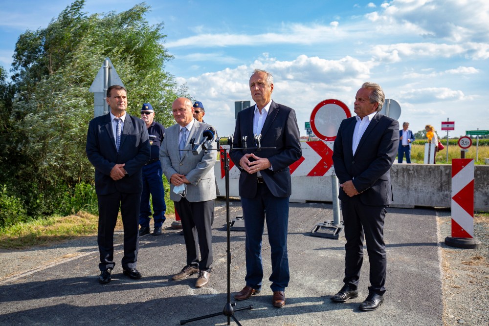 Meghallgatták a határok mentén élők véleményét
