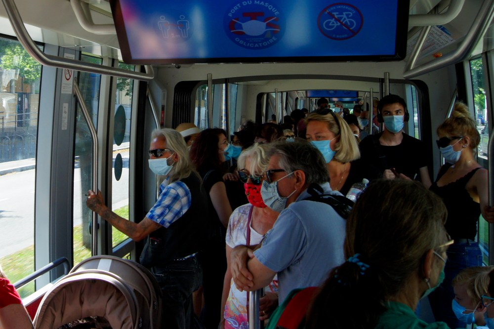 Néhány egyszerű szabály betartásával sokat tehetünk a fertőzés ellen