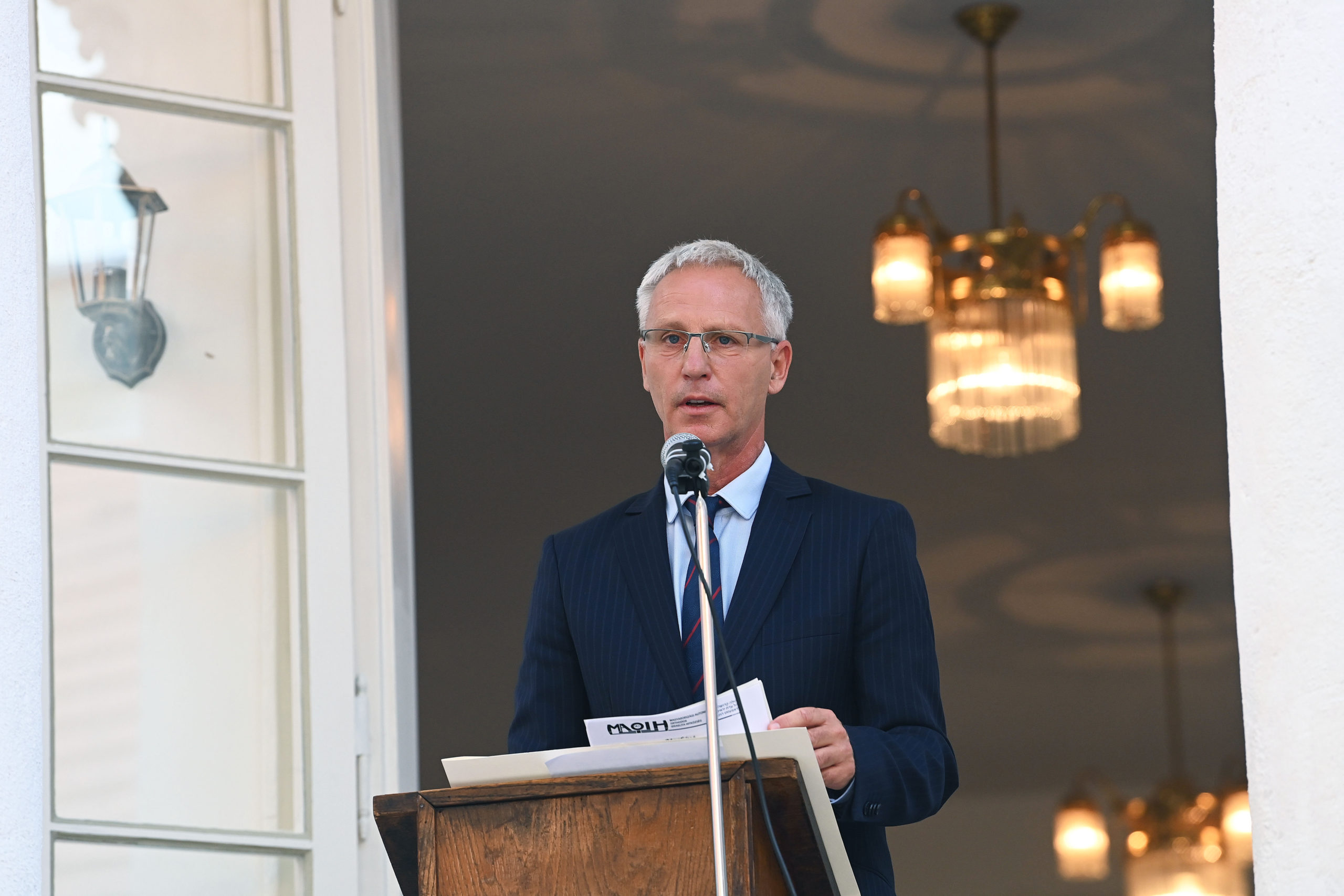 Milliárdokkal segíti az állam a nemzetiségi pedagógusokat